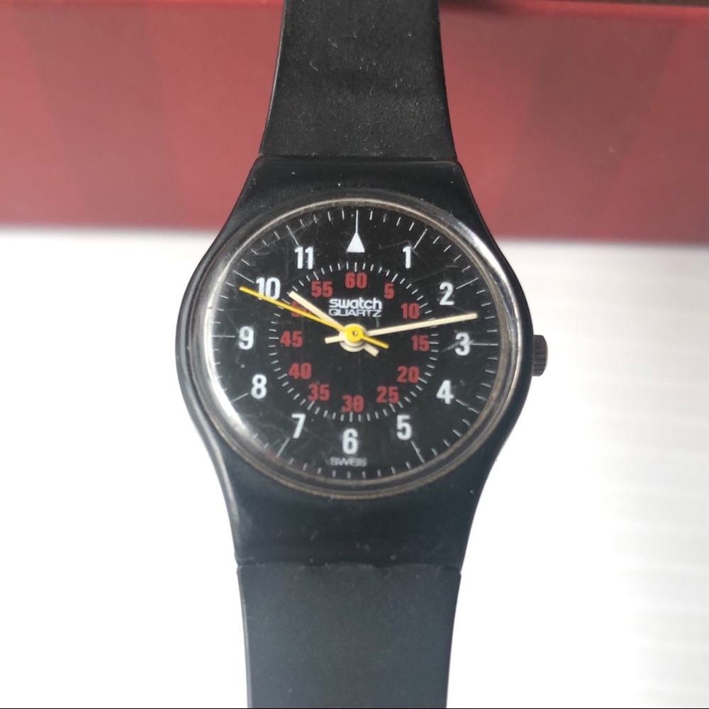 1980’s! Vintage Swatch Watch Black & White